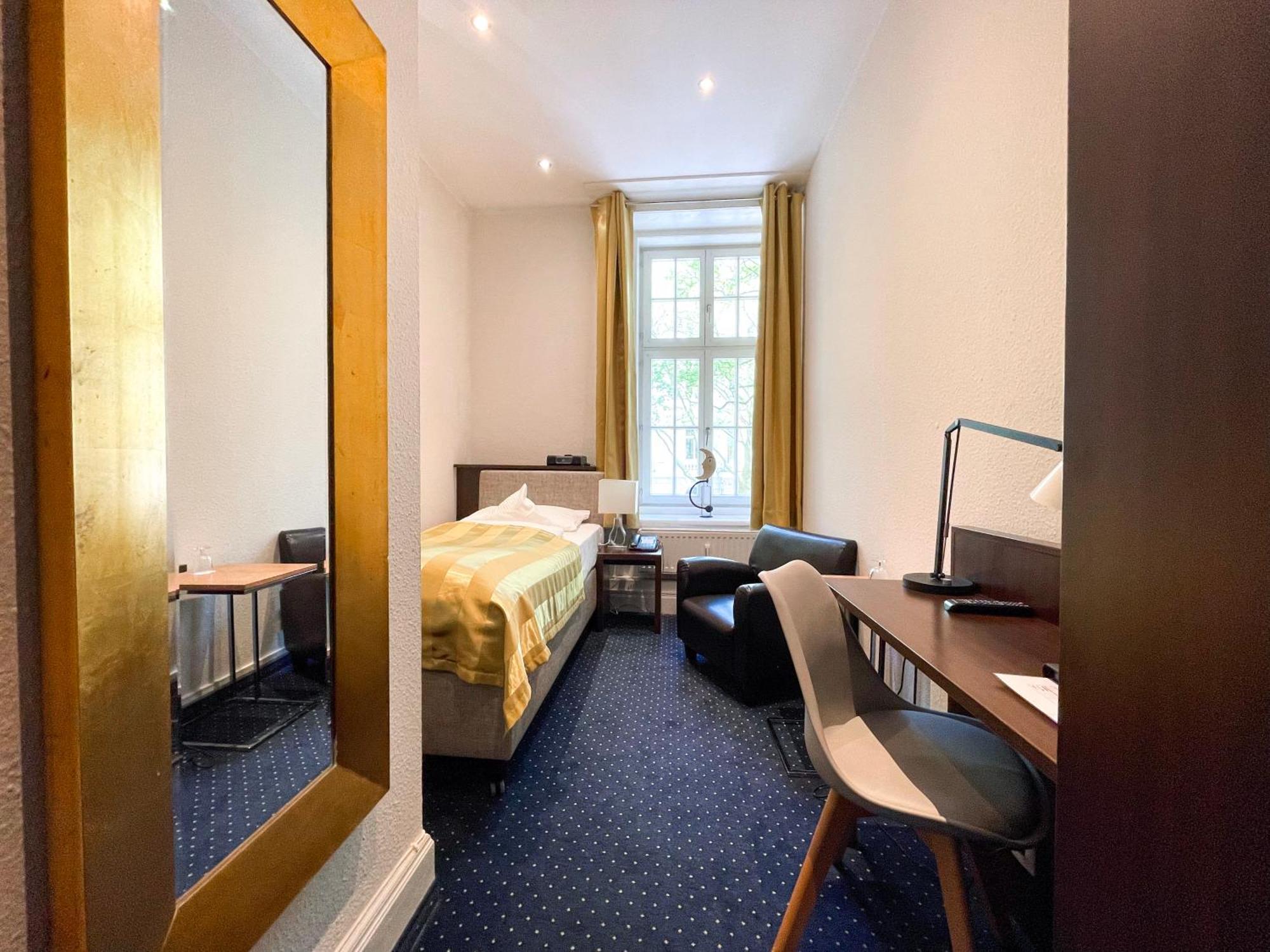 Hotel Wagner Im Dammtorpalais Hamburg Exterior photo
