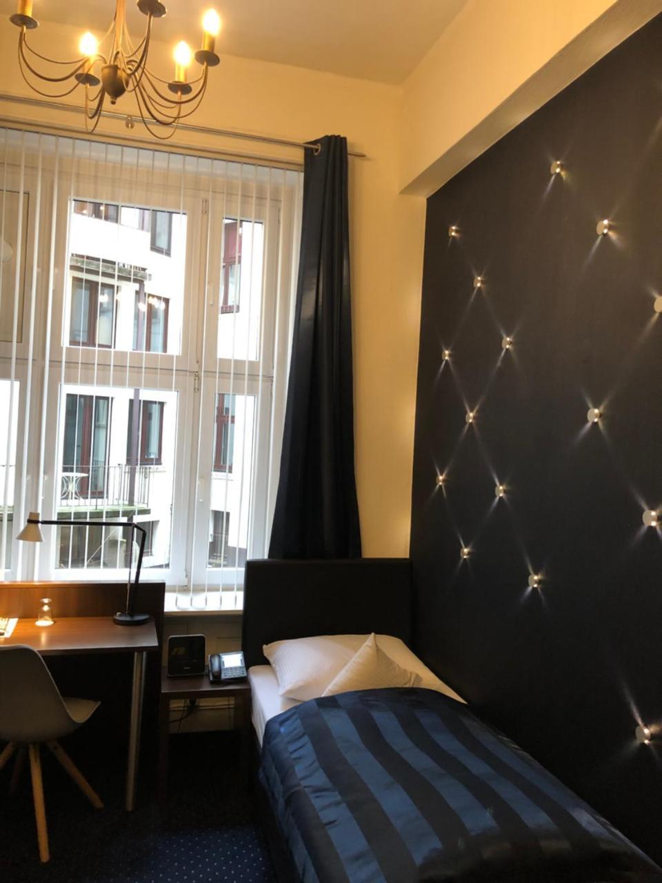 Hotel Wagner Im Dammtorpalais Hamburg Exterior photo